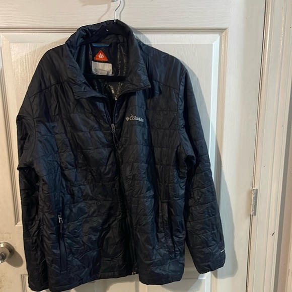 Columbia Black Puffer Jacket - Picture 1 of 12